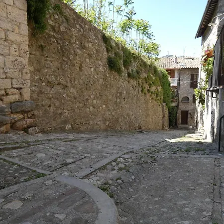 Scappo In Umbria, Santamaria *