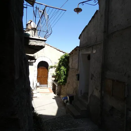 Scappo In Umbria, Santamaria